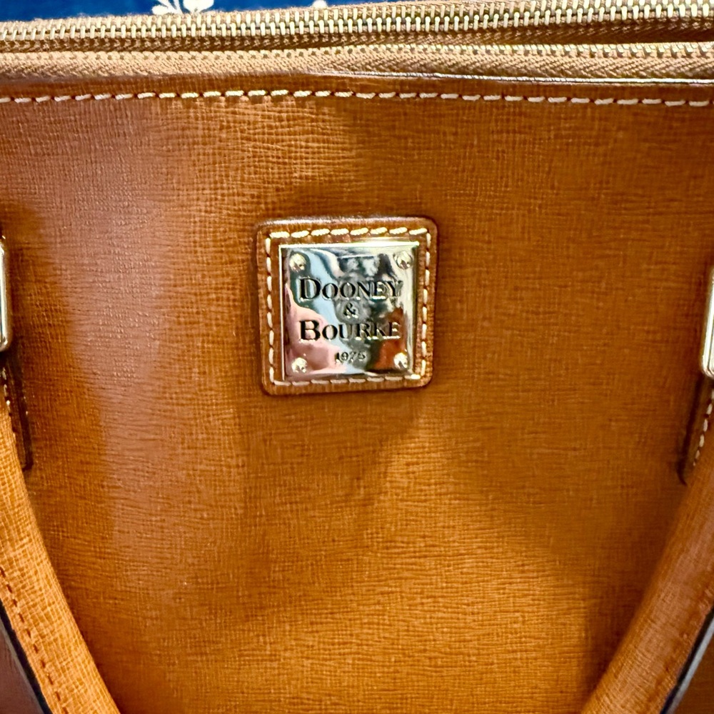 Dooney & Bourke Tan (Natural) Leather Tote w/matching Wallet - Picture 3 of 15